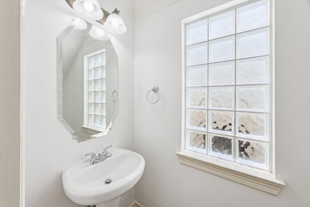 116 White Dr - Photo 6 of 12