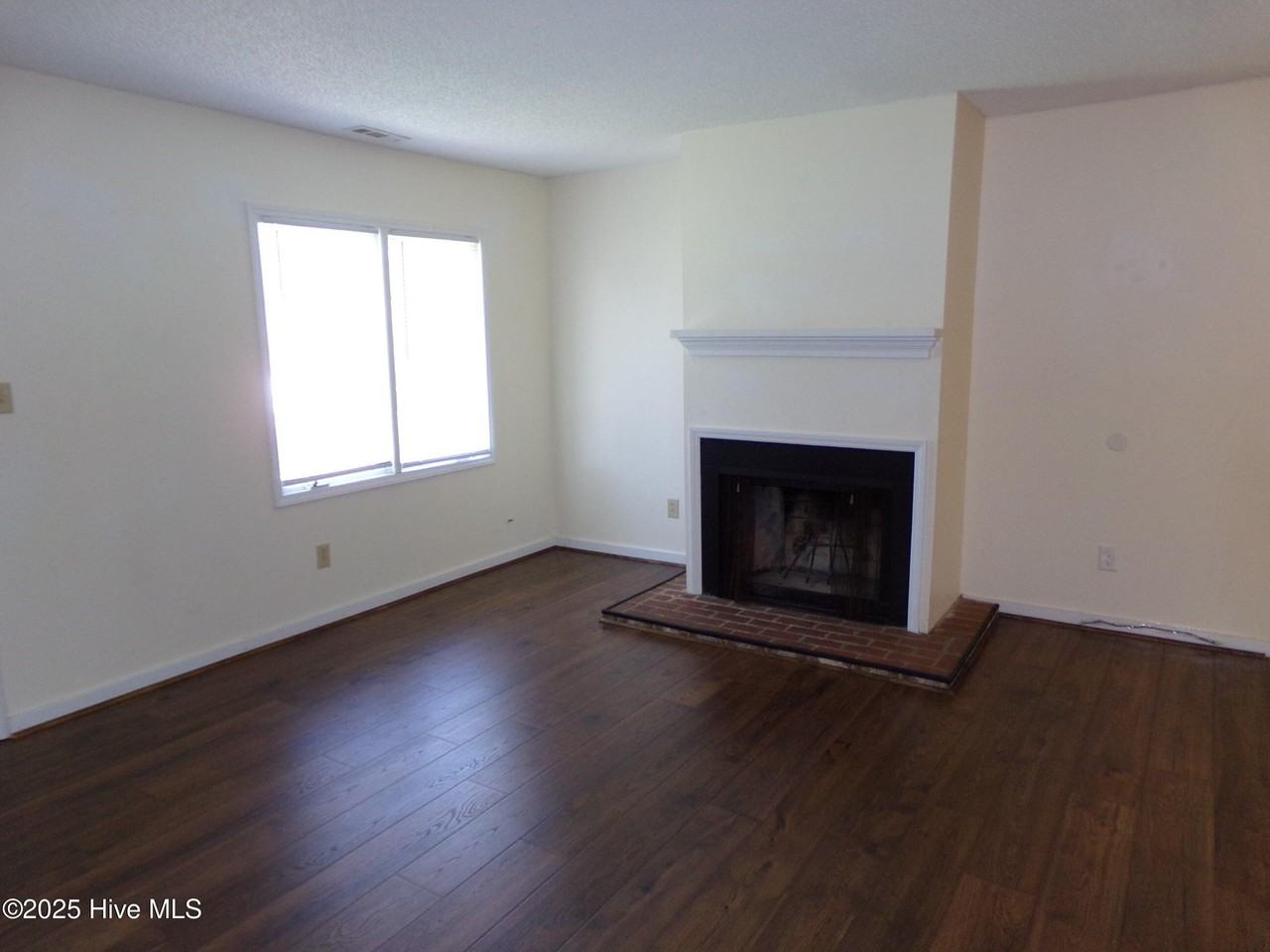 425 Rams Rd - Photo 2 of 25