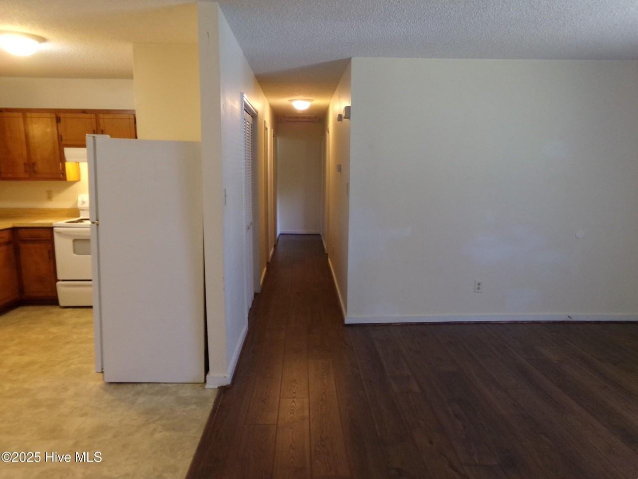 425 Rams Rd - Photo 4 of 25