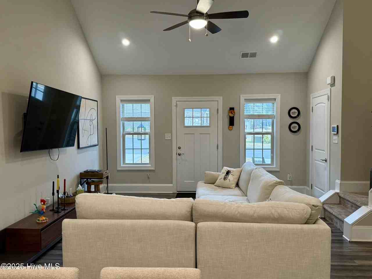 304 Mashie Ct - Photo 6 of 34