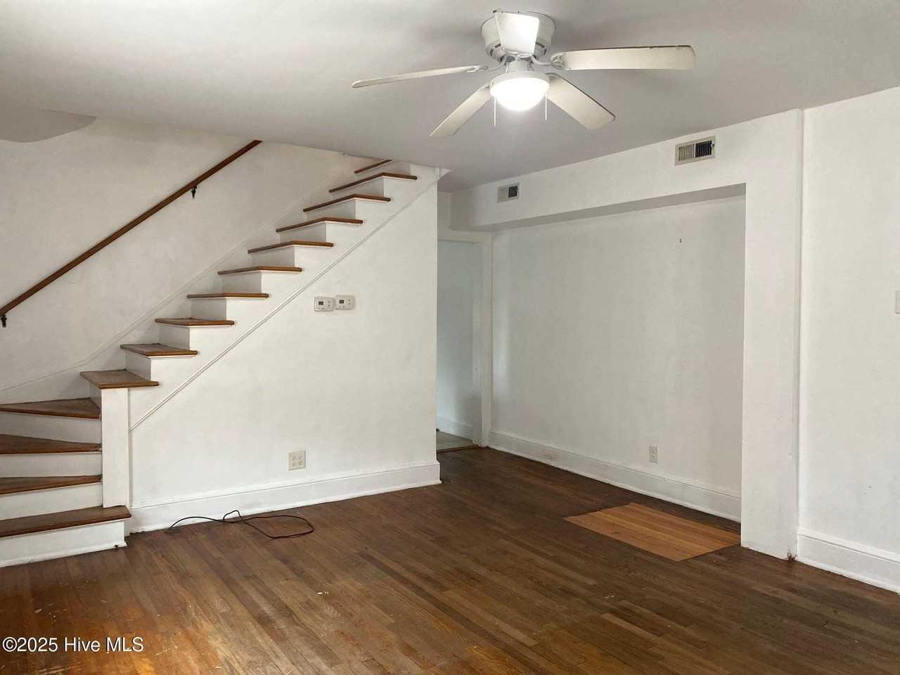 1502 E 4th St Unit 1504 #1504 - Photo 3 of 11