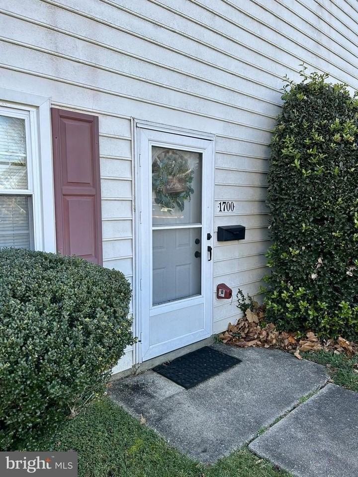 1700 Copley Ct - Photo 2 of 22