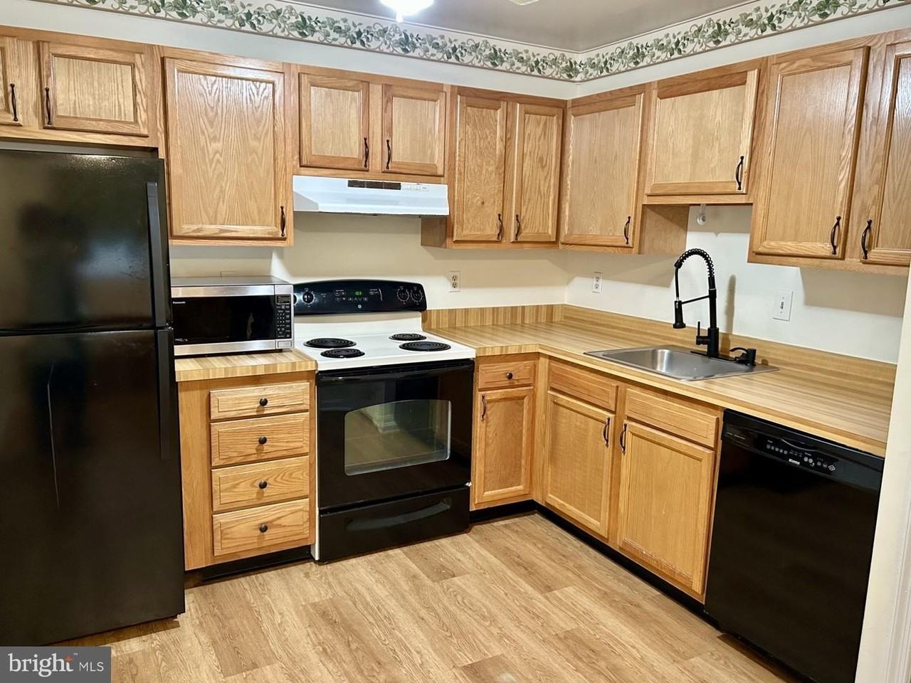 1700 Copley Ct - Photo 4 of 22