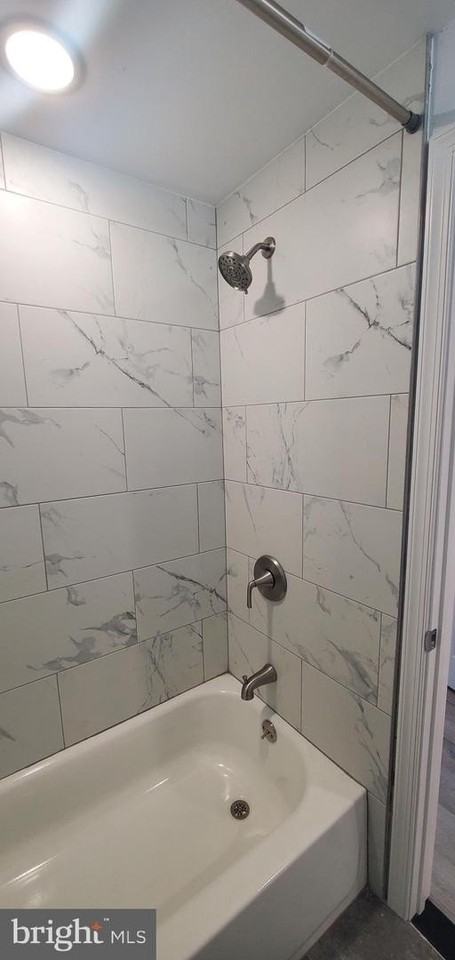 305 W York St - Photo 4 of 5