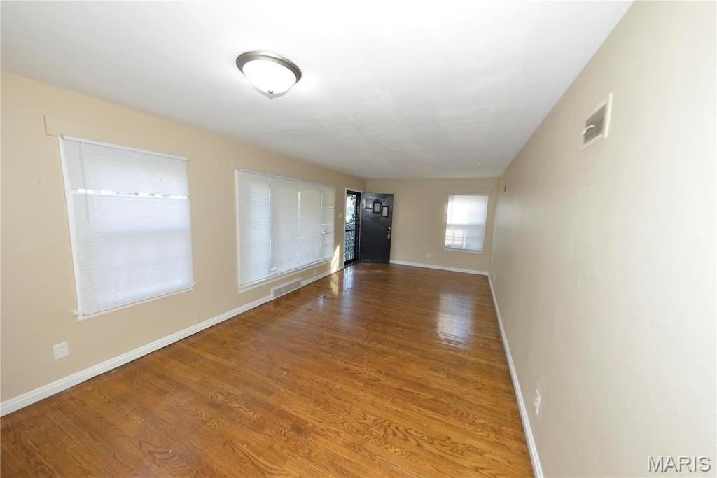 6127 Shillington Dr - Photo 3 of 20