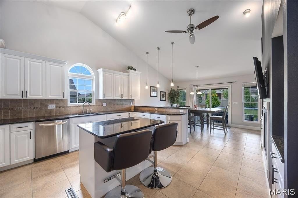 437 Marbleton Cir - Photo 7 of 45