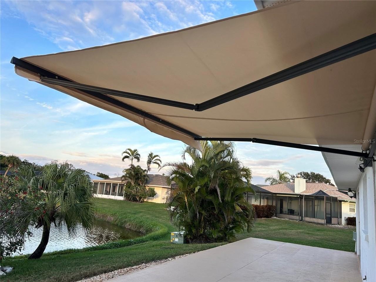 8611 51st Ave W - Photo 5 of 30