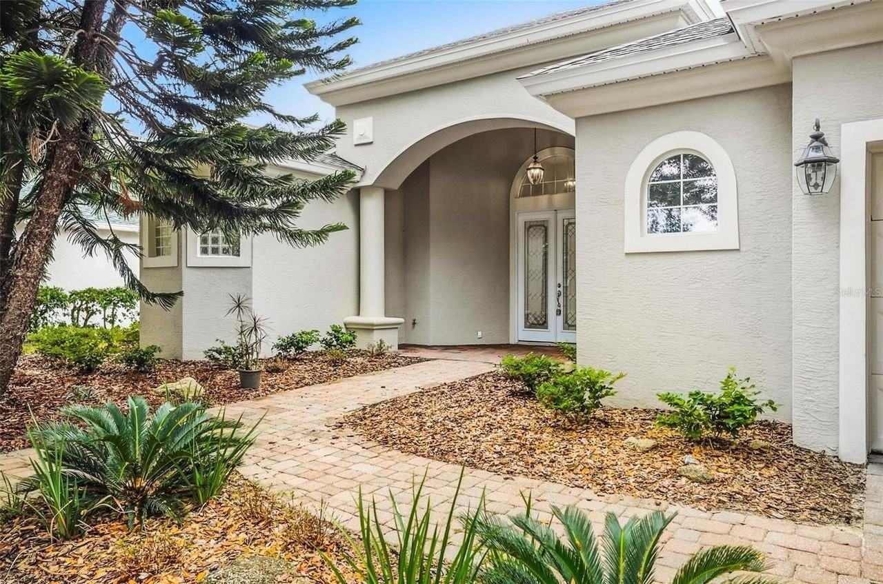 28 Front St - Photo 4 of 50