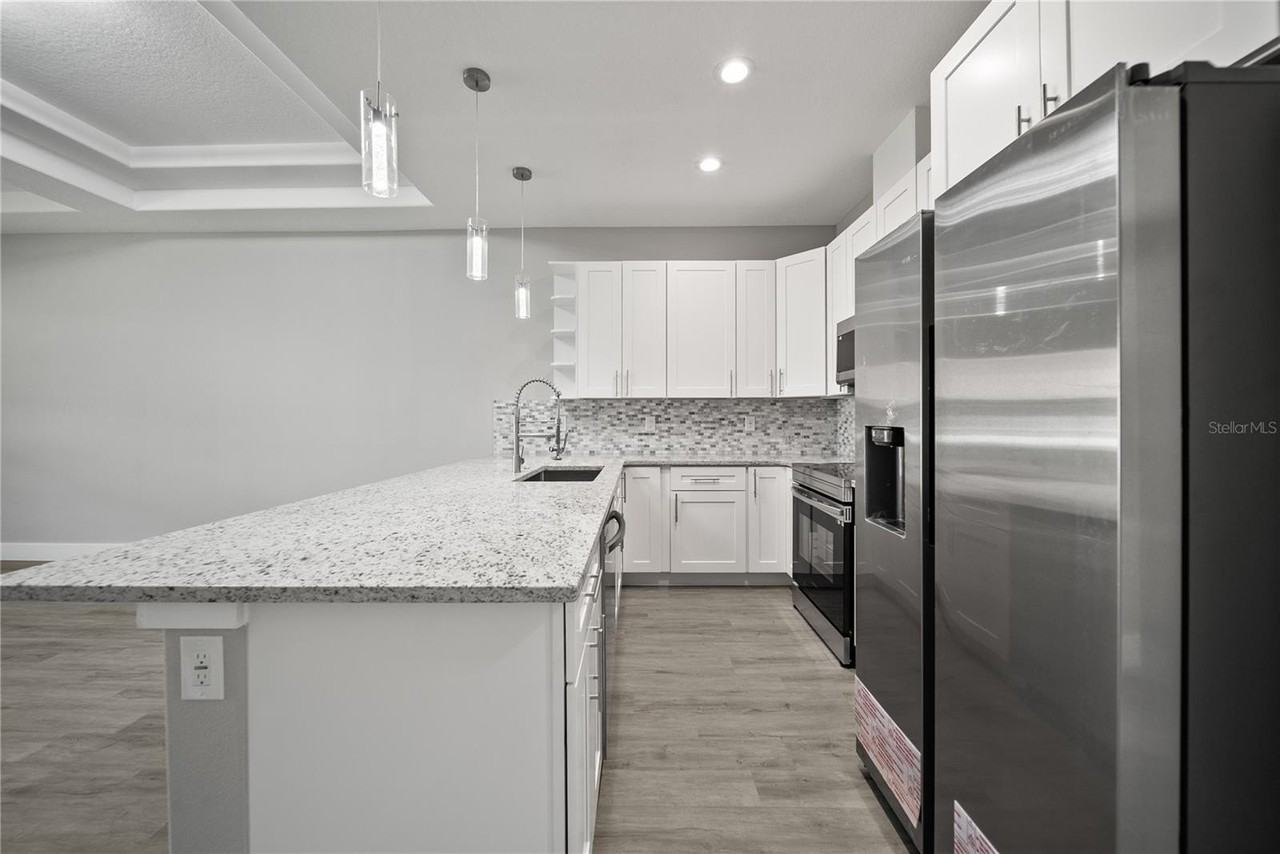 89 Wheatfield Drive #B - Photo 4 of 21