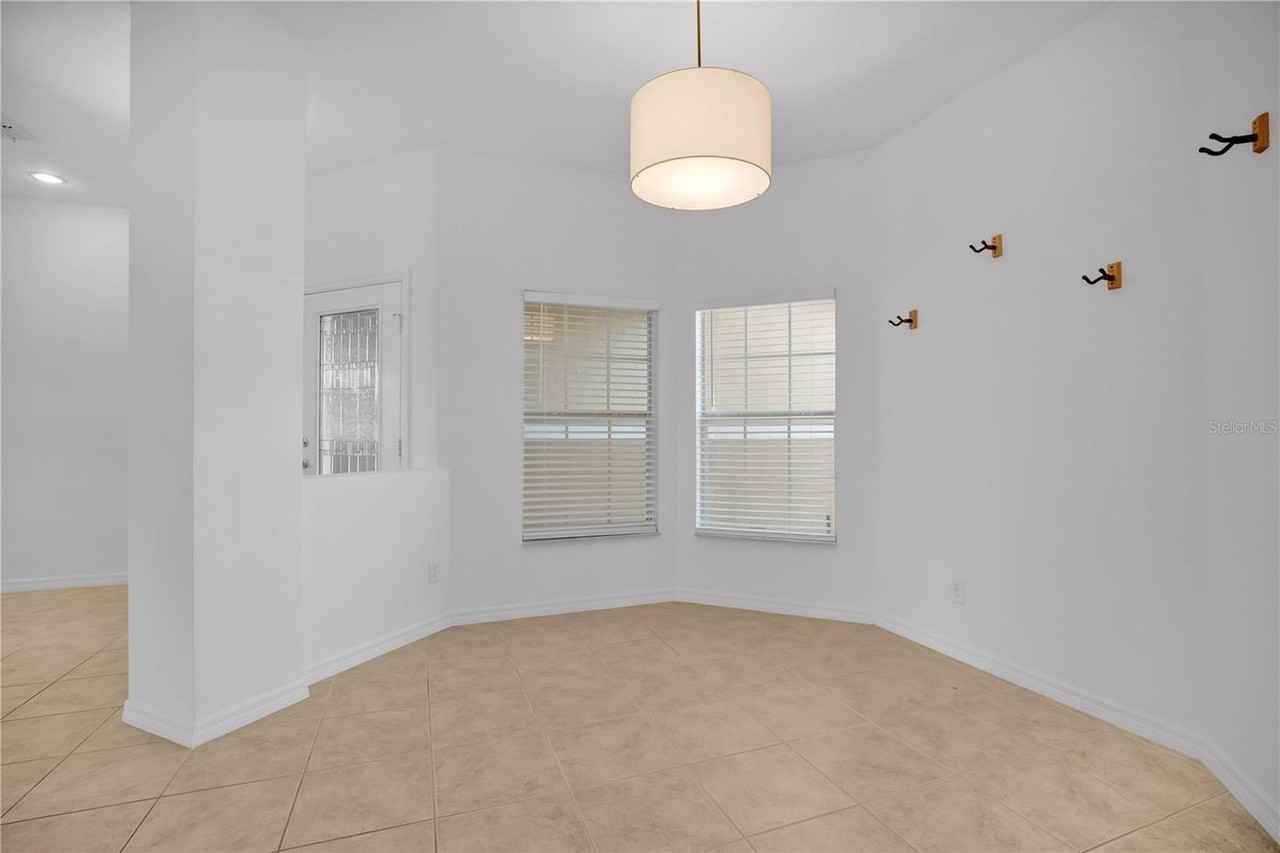 419 Harbor Winds Court - Photo 3 of 39