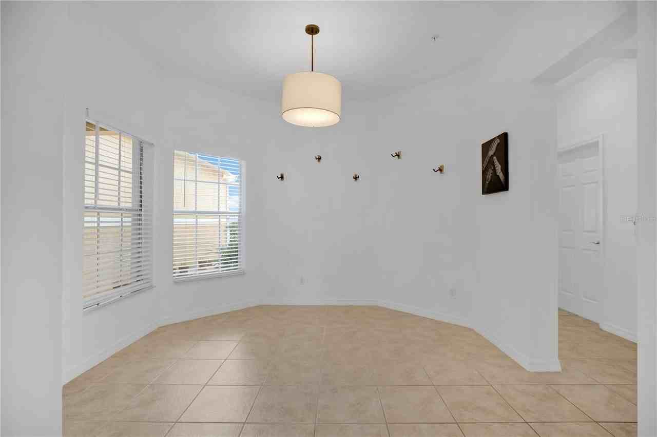 419 Harbor Winds Court - Photo 4 of 39