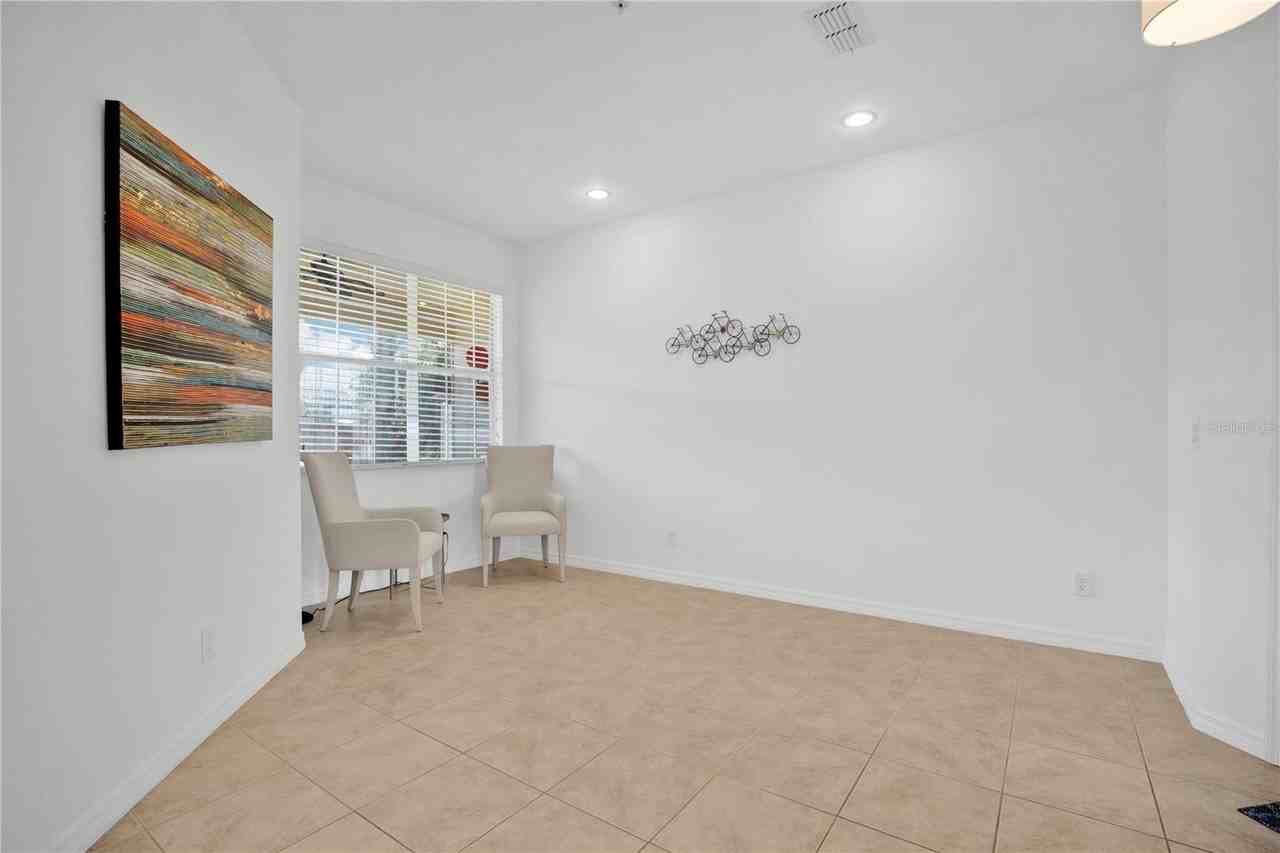 419 Harbor Winds Court - Photo 5 of 39