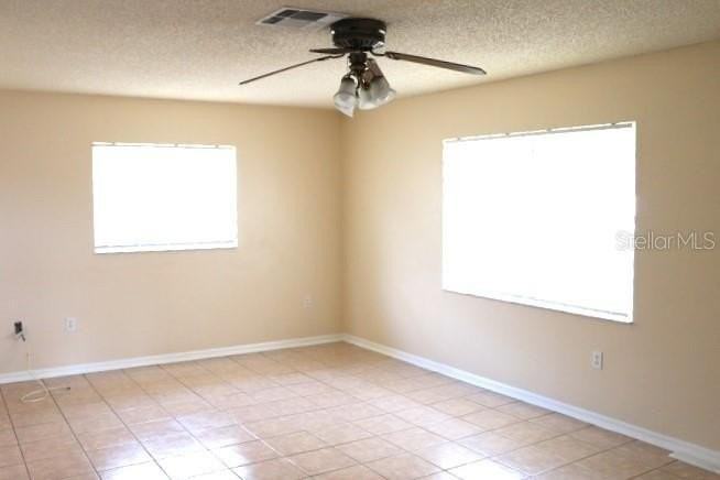 2501 Crescent Dr - Photo 2 of 8