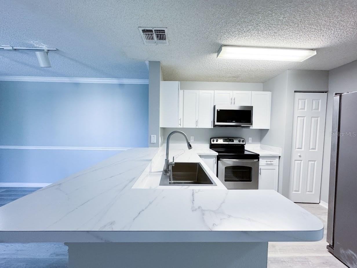 1919 Summer Club Drive #309 - Photo 4 of 35