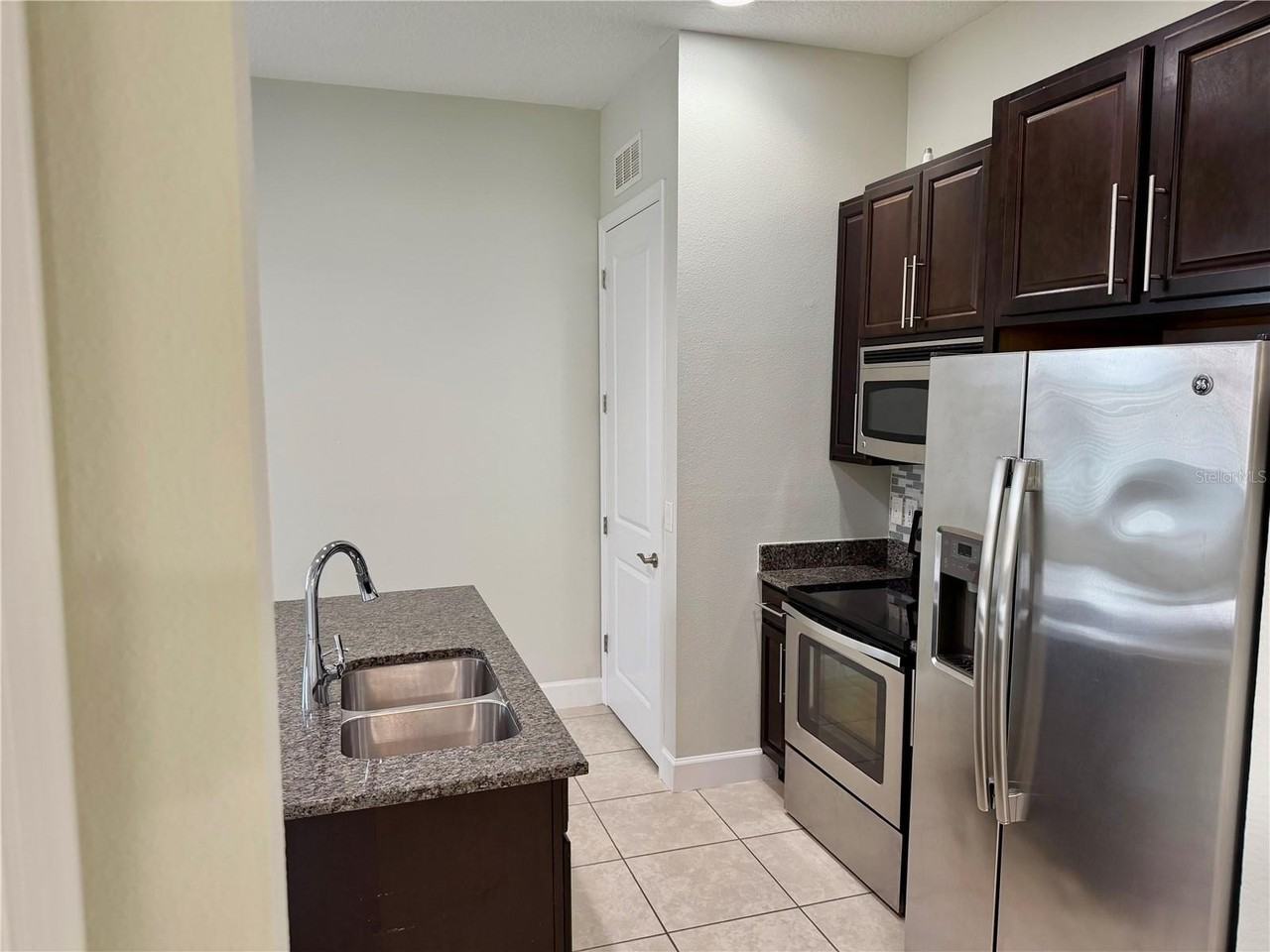 13796 Eliot Avenue - Photo 6 of 22