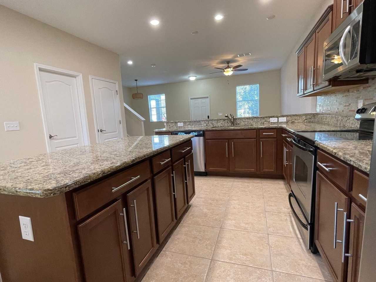 9008 Savannah Magnolia Ln - Photo 4 of 24