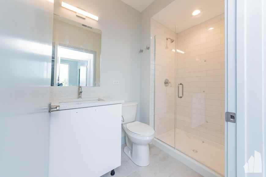 6400 N Wayne Ave - Photo 4 of 10