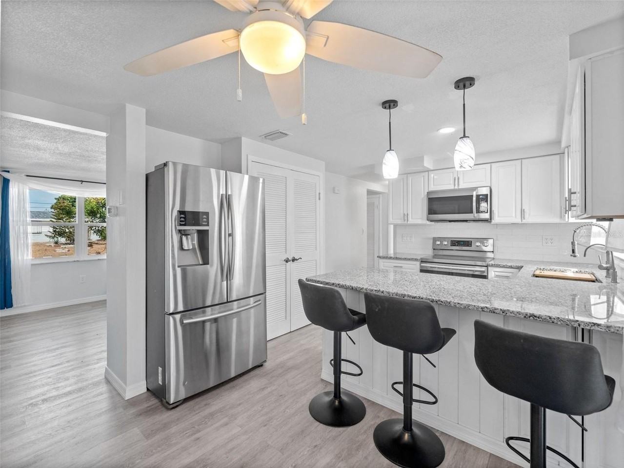 4848 Picture Ave - Photo 3 of 28