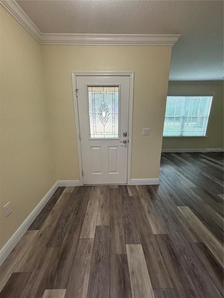 1159 Macfarlane Ave - Photo 5 of 50