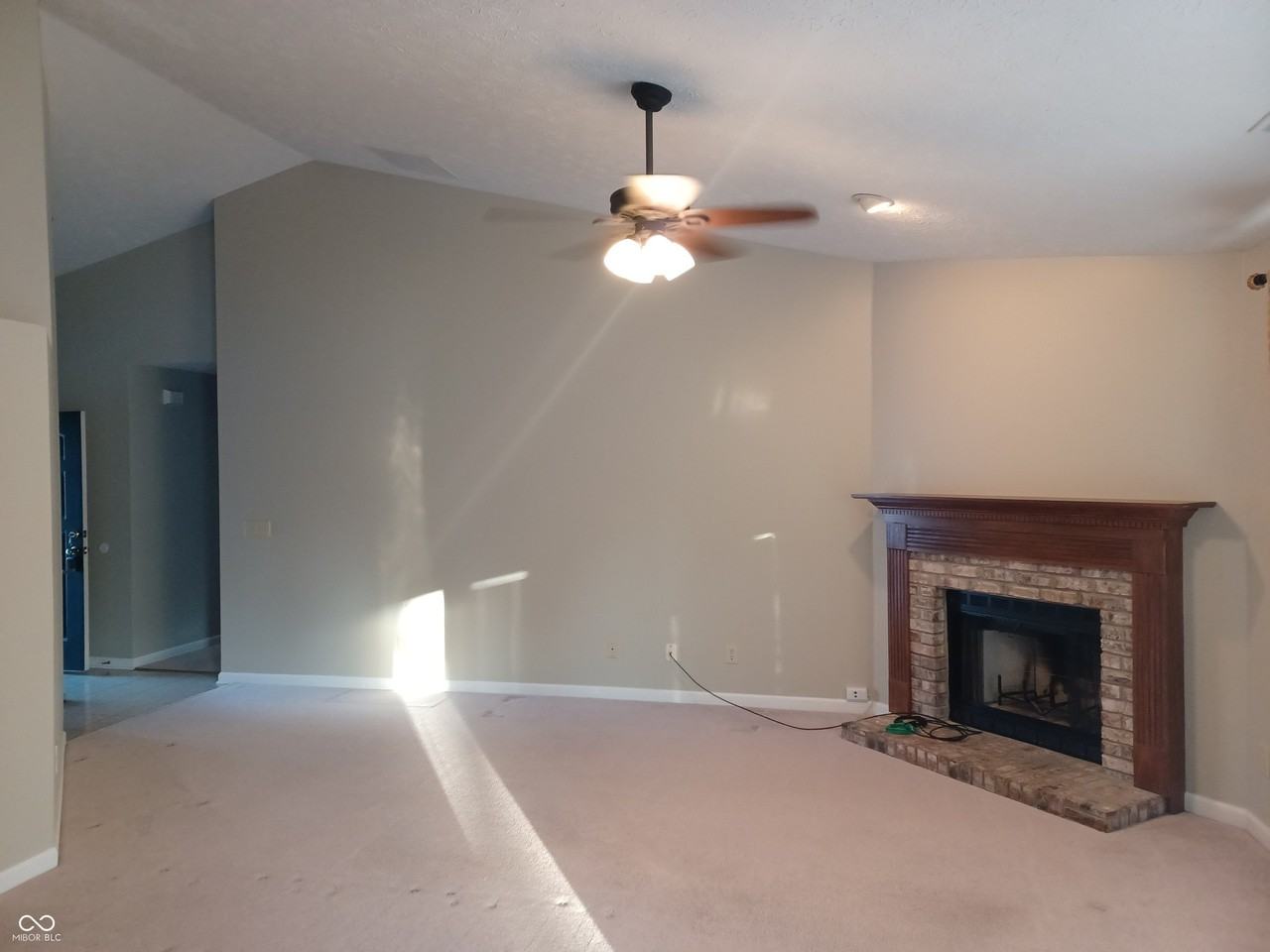 6235 Valleyview Drive - Photo 5 of 19