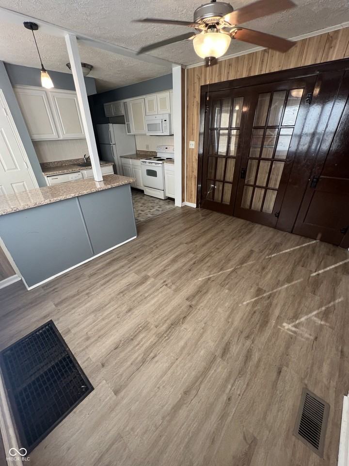 918 N Kealing Ave - Photo 5 of 16