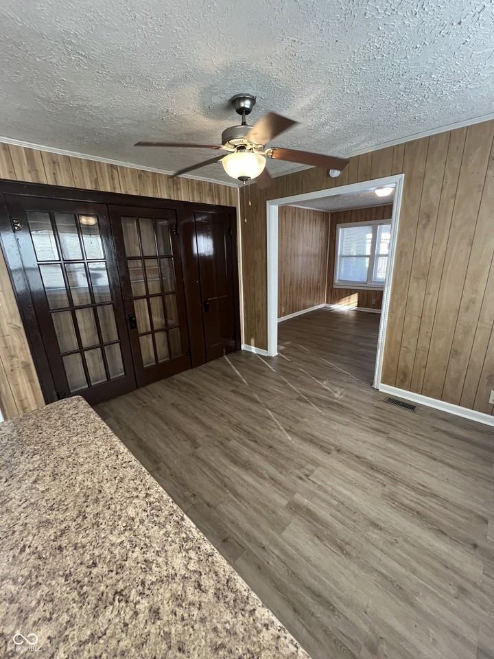 918 N Kealing Ave - Photo 6 of 16