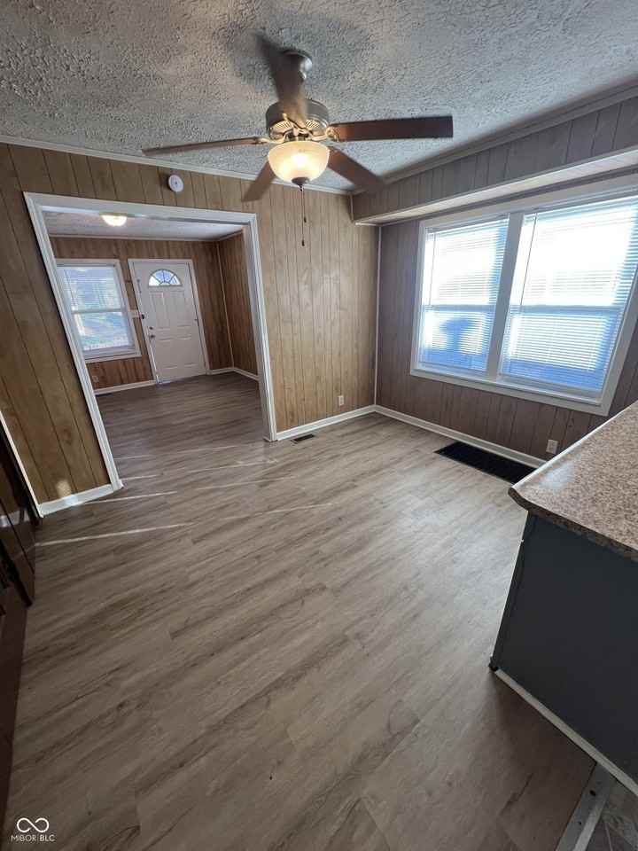 918 N Kealing Ave - Photo 7 of 16