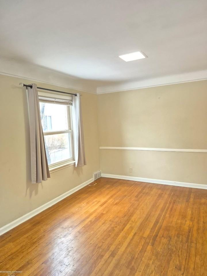 839 Neff Rd - Photo 3 of 8