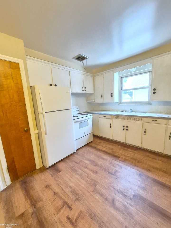 839 Neff Rd - Photo 4 of 8