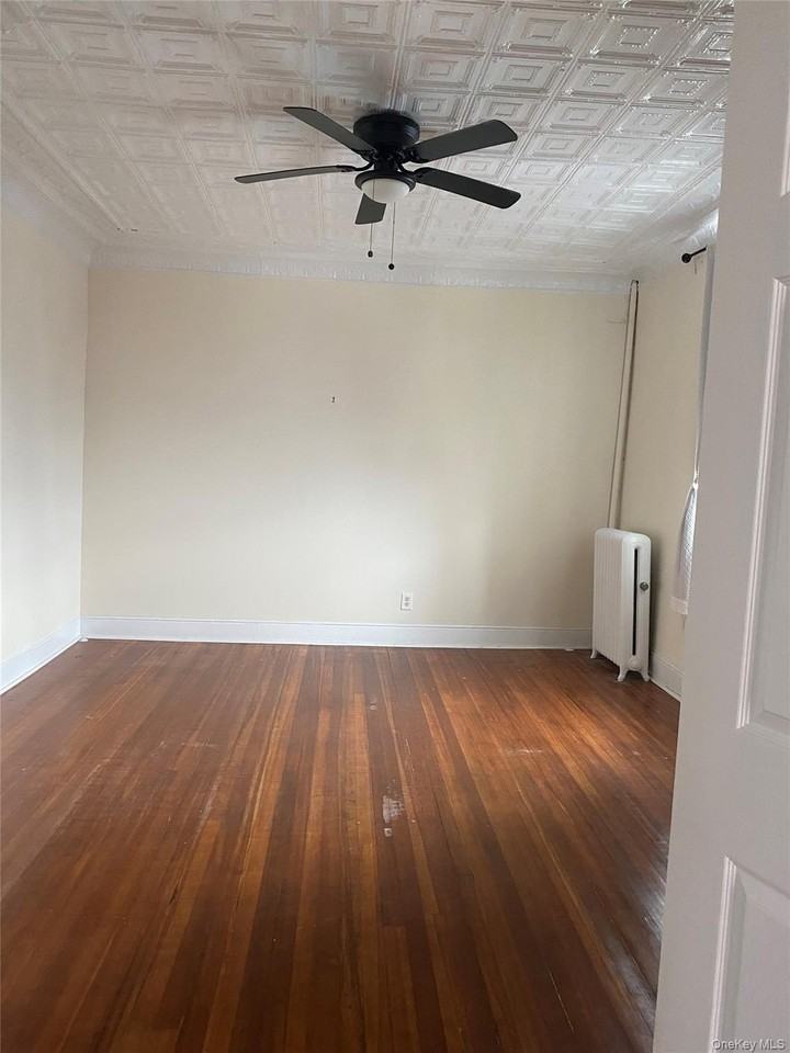 110 Grand Blvd #4 - Photo 2 of 11