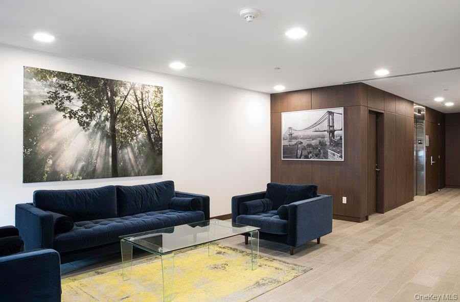 21 Lumber Rd Apt 3b #3B - Photo 3 of 18