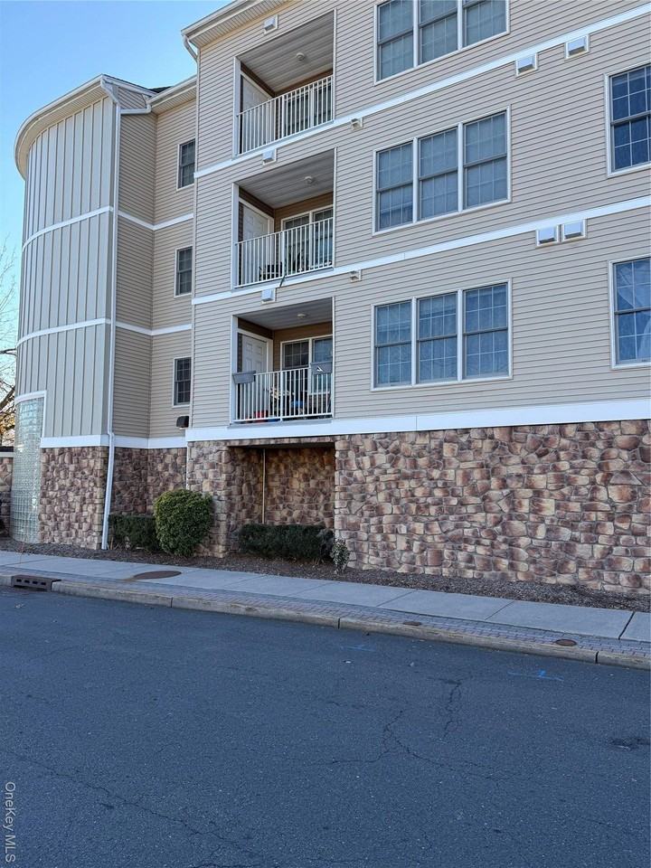 3 Cross St Unit 304 #304 - Photo 2 of 17