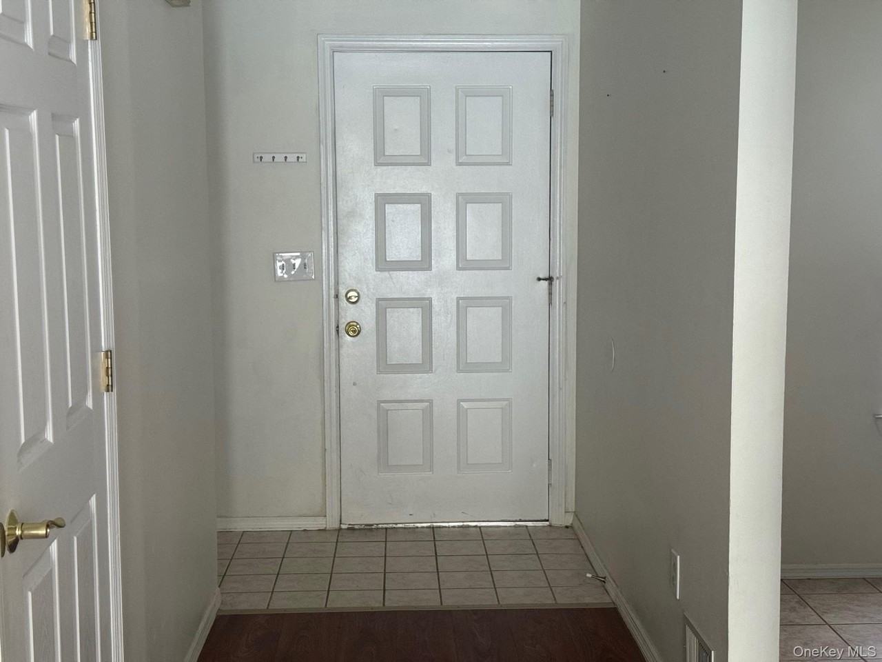 10 Kensington Way - Photo 3 of 20