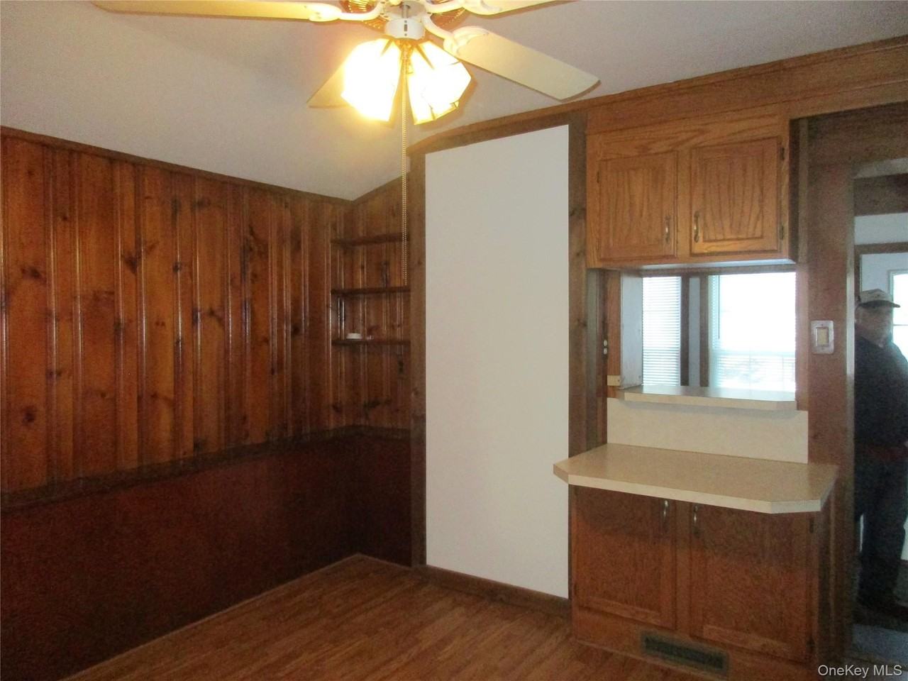 44 1/2 Academy Ave - Photo 6 of 12