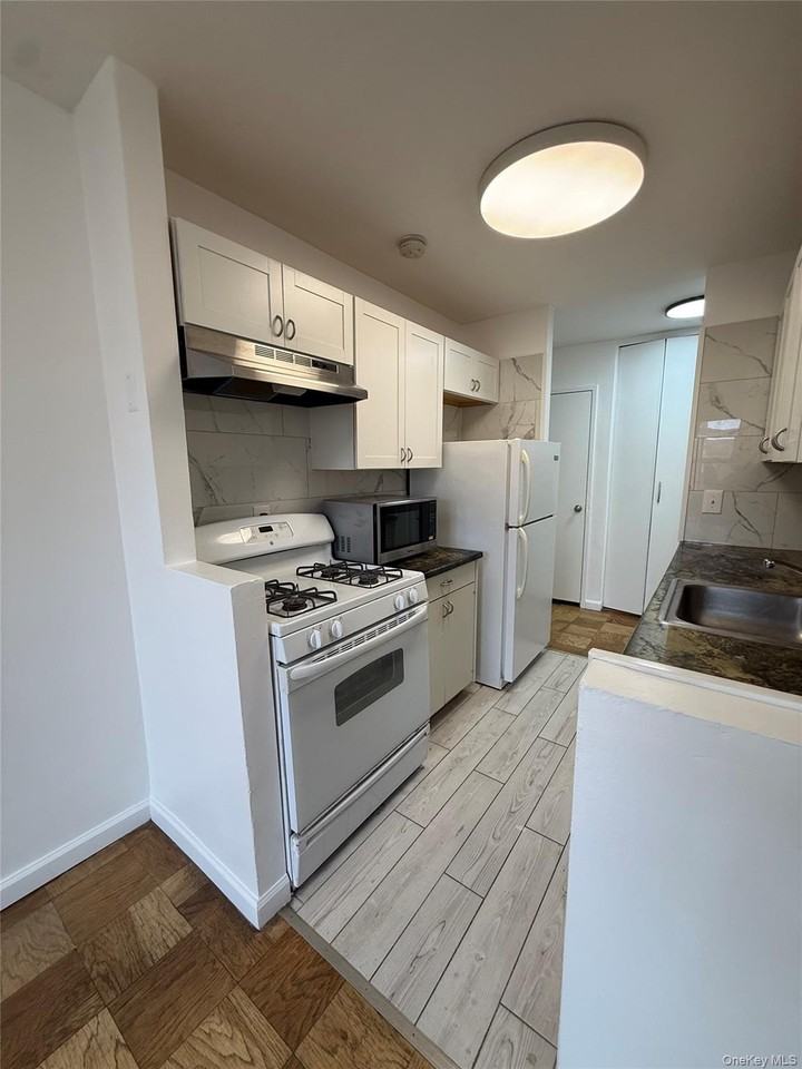 16 Lake Street #7B - Photo 5 of 27