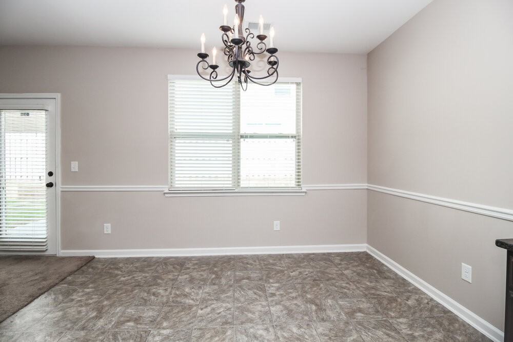 3858 Humber Ct - Photo 6 of 24