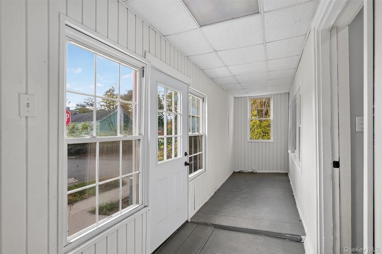 95 Market St - Photo 3 of 15