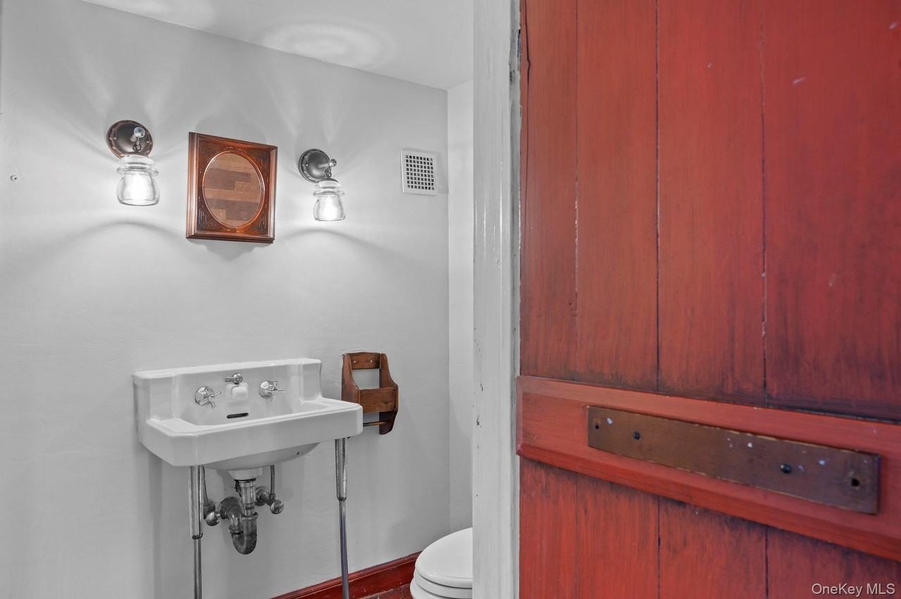 82 Shingle House Rd - Photo 5 of 50