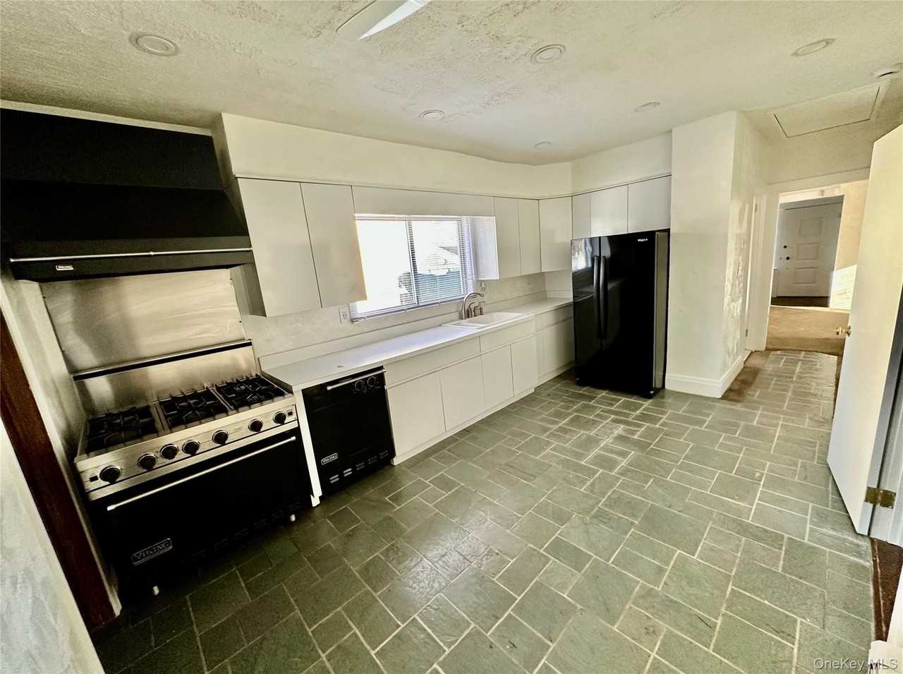 1126 126th St - Photo 2 of 12