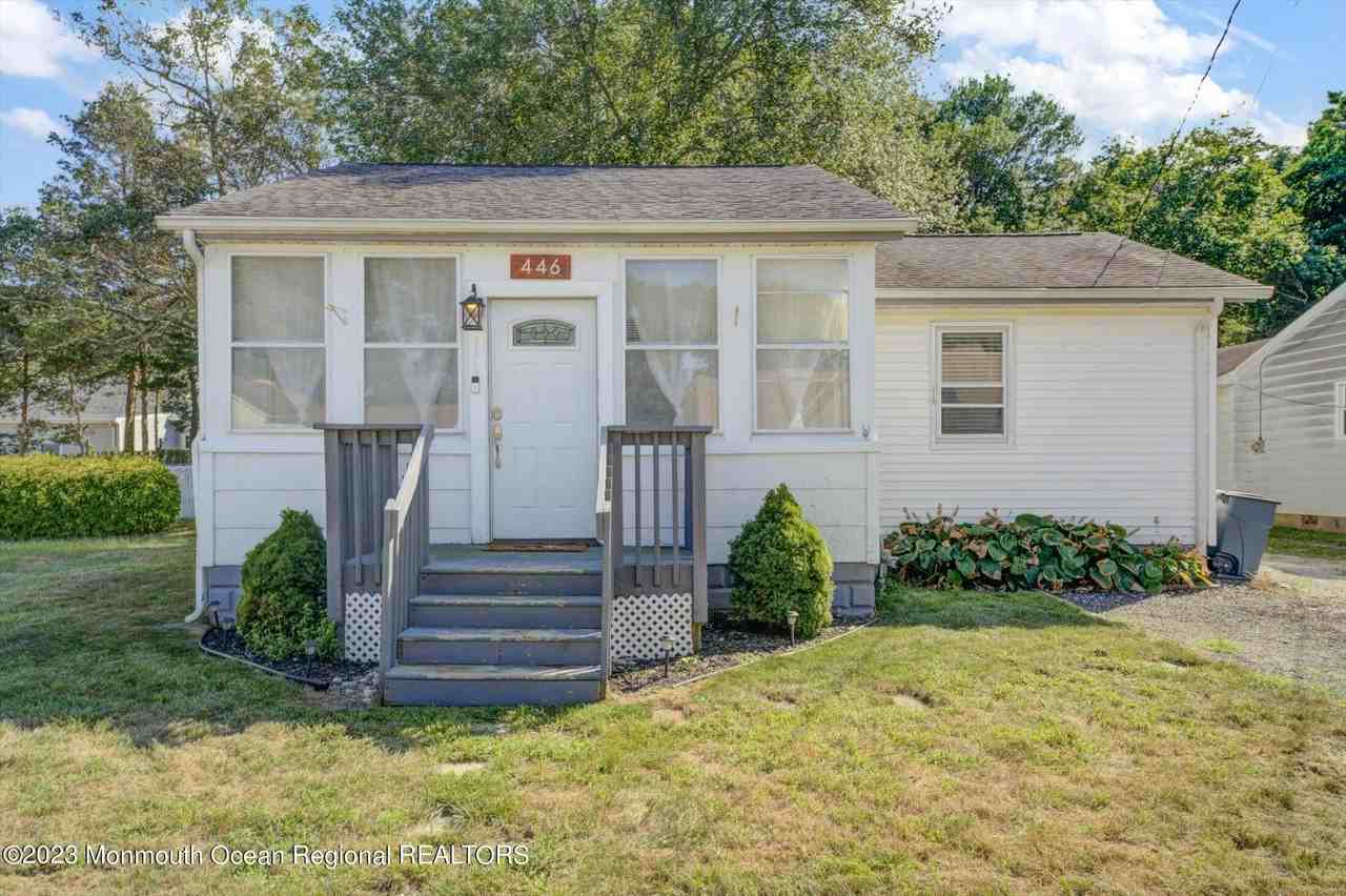 446 East Arverne Avenue