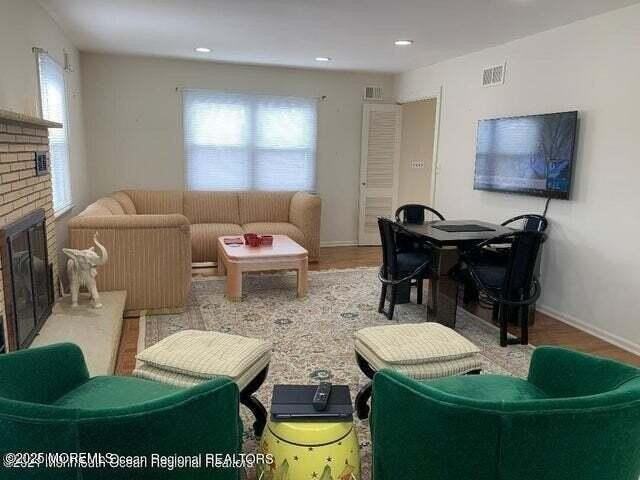 503 Wildwood Rd - Photo 3 of 12