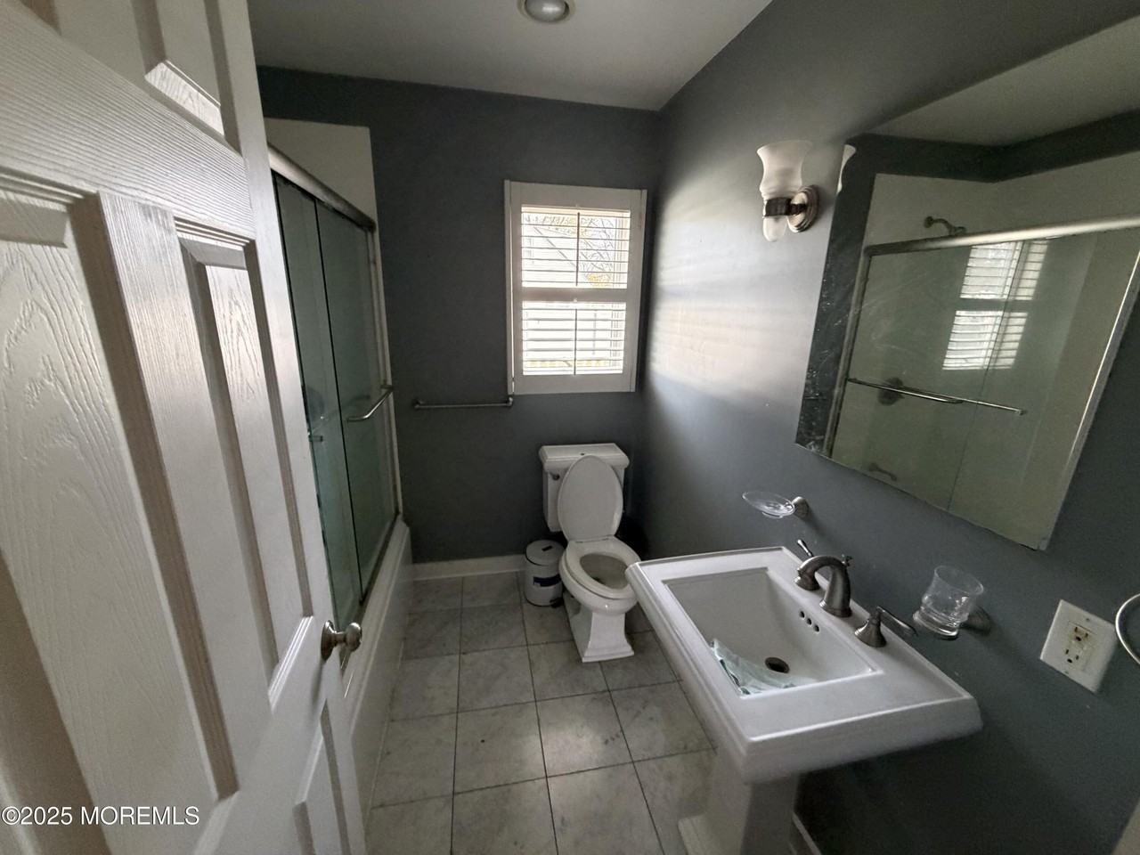 755 Van Court Ave - Photo 6 of 15