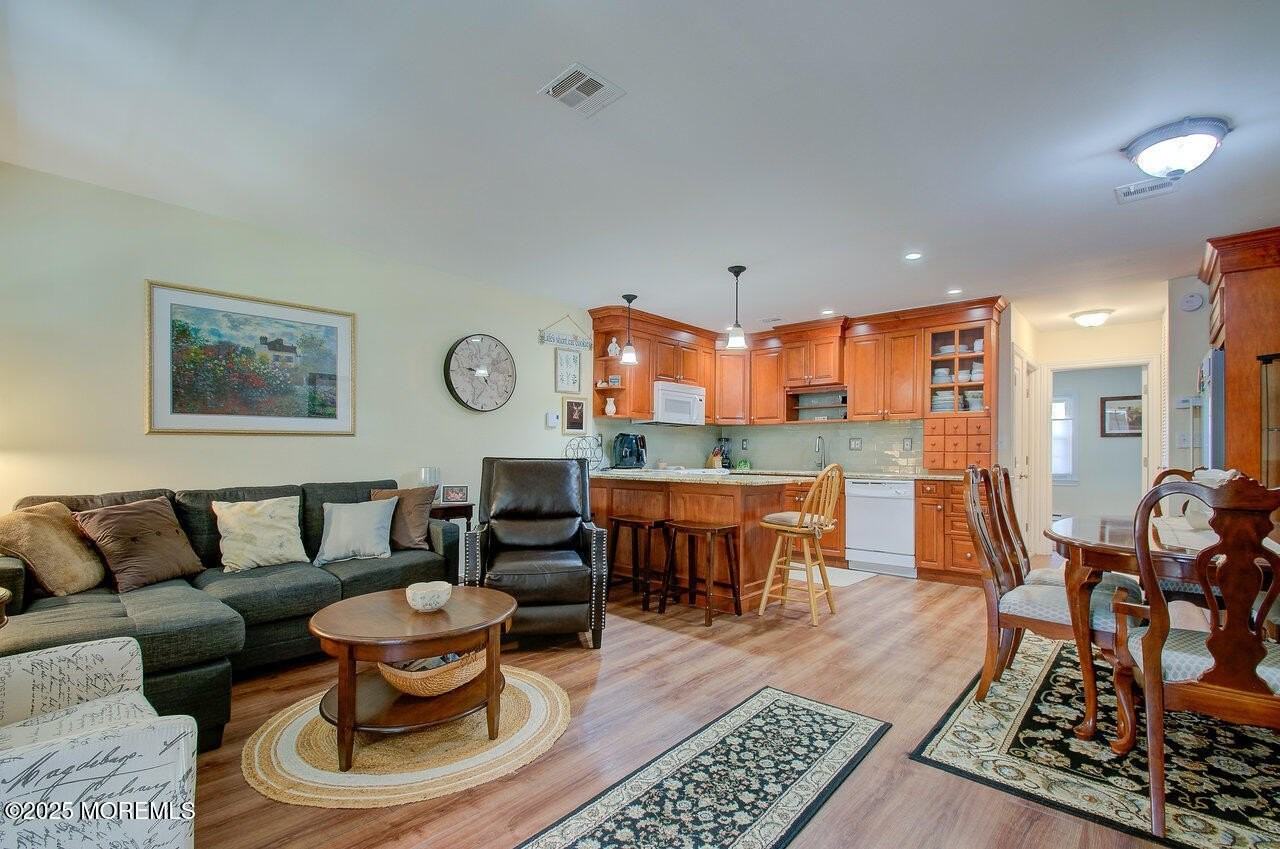 888b Inverness Court - Photo 7 of 30