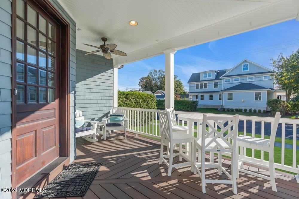 300 Salem Ave - Photo 4 of 50