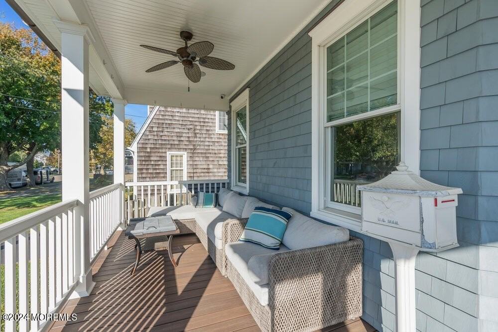 300 Salem Ave - Photo 6 of 50