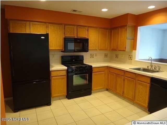 1079 Roseberry Ct - Photo 3 of 11