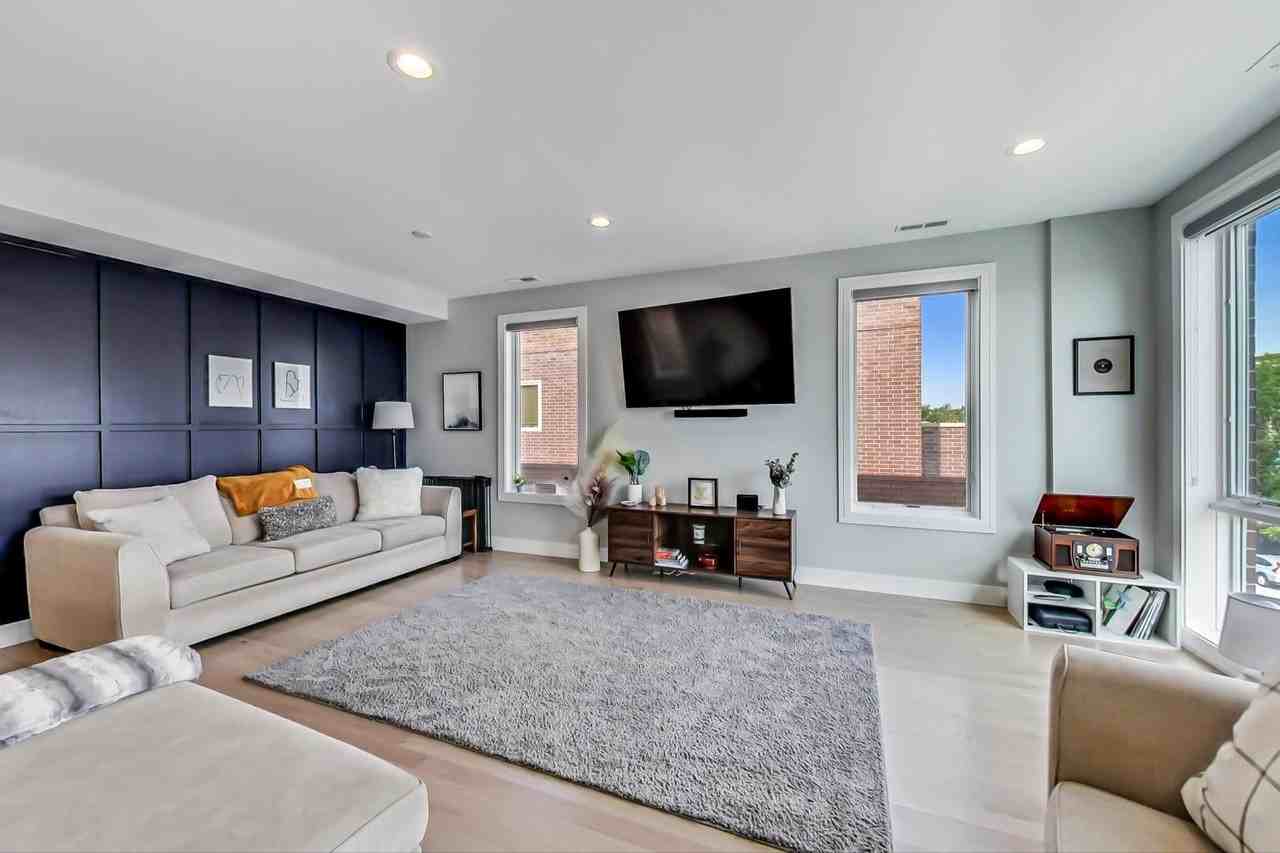 2429 West Augusta Boulevard #3 - Photo 3 of 24