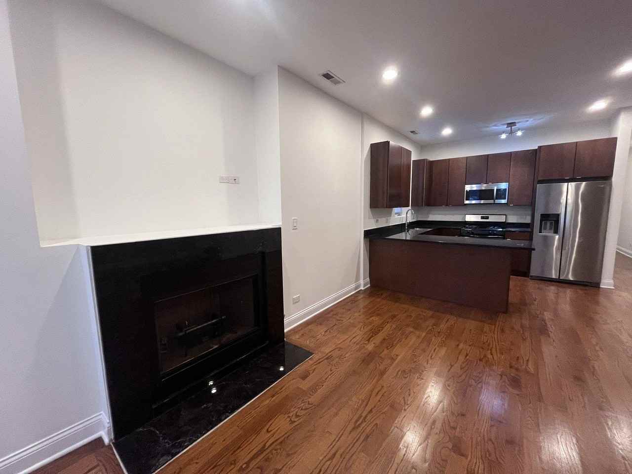 5644 North California Avenue #2S - Photo 4 of 24