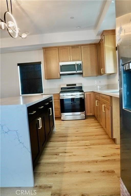 6747 Pickering Avenue - Photo 6 of 18