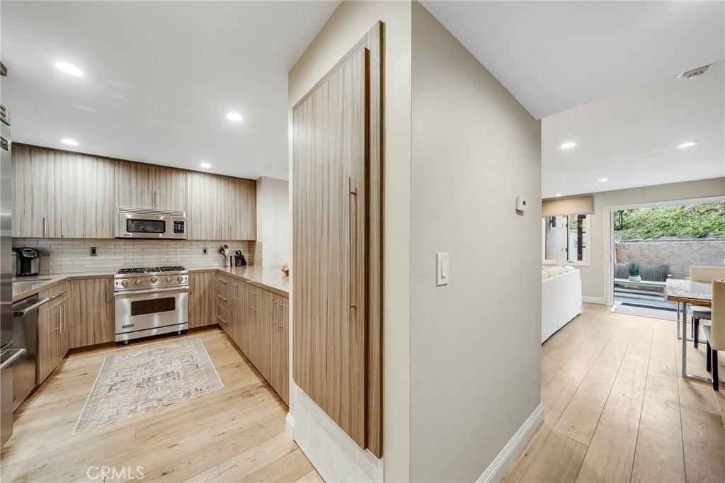 247 Calliope St - Photo 6 of 23